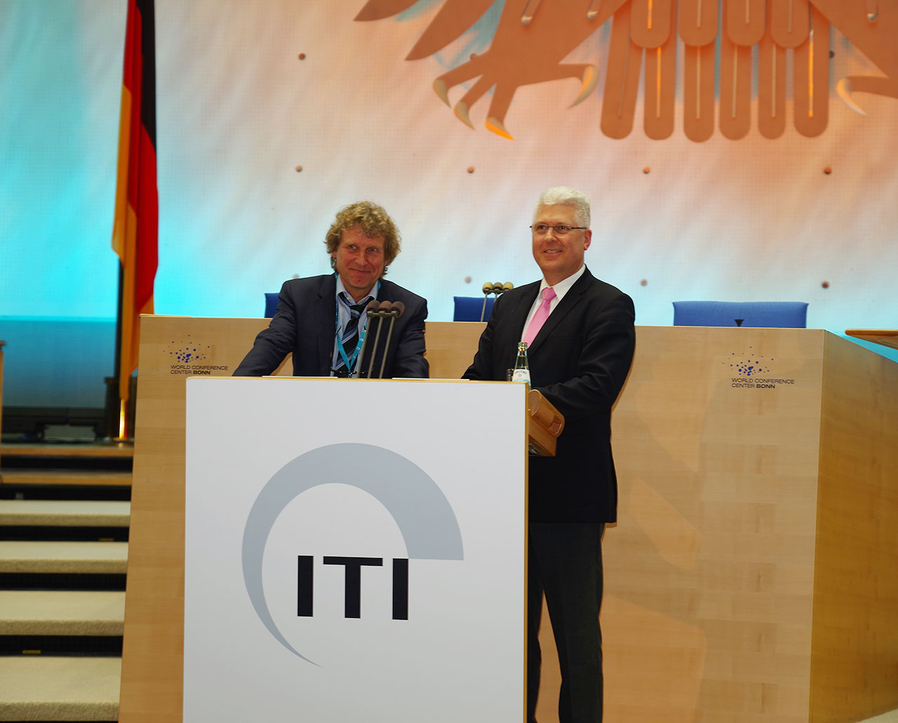 Festredner Professores Raffelhüschen und Prof. Dr. Dr. Johannes Kleinheinz. (Foto: Bach/ITI)