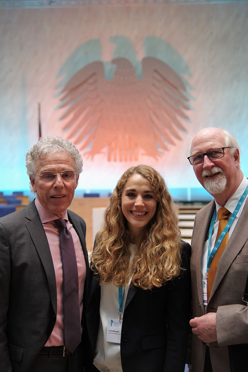 ITI Pastpräsident Prof. Dr. Dr. Dieter Weingart, Julia Weingart und Prof. Dr. Gerhard Wahl (von links) (Foto: Bach/ITI)