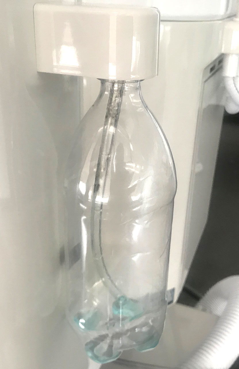 Abb. 5 Biofilm im Bottle System trotz Intensiventkeimung.