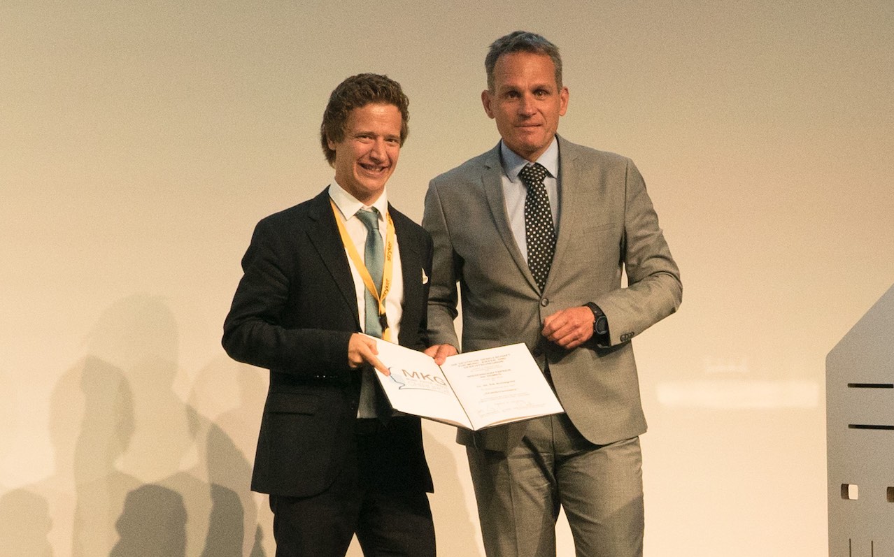 Der Wissenschaftspreis ging an Dr. Dr. Eik Schiegnitz aus Mainz. (Foto: Hans-Joachim Herr)