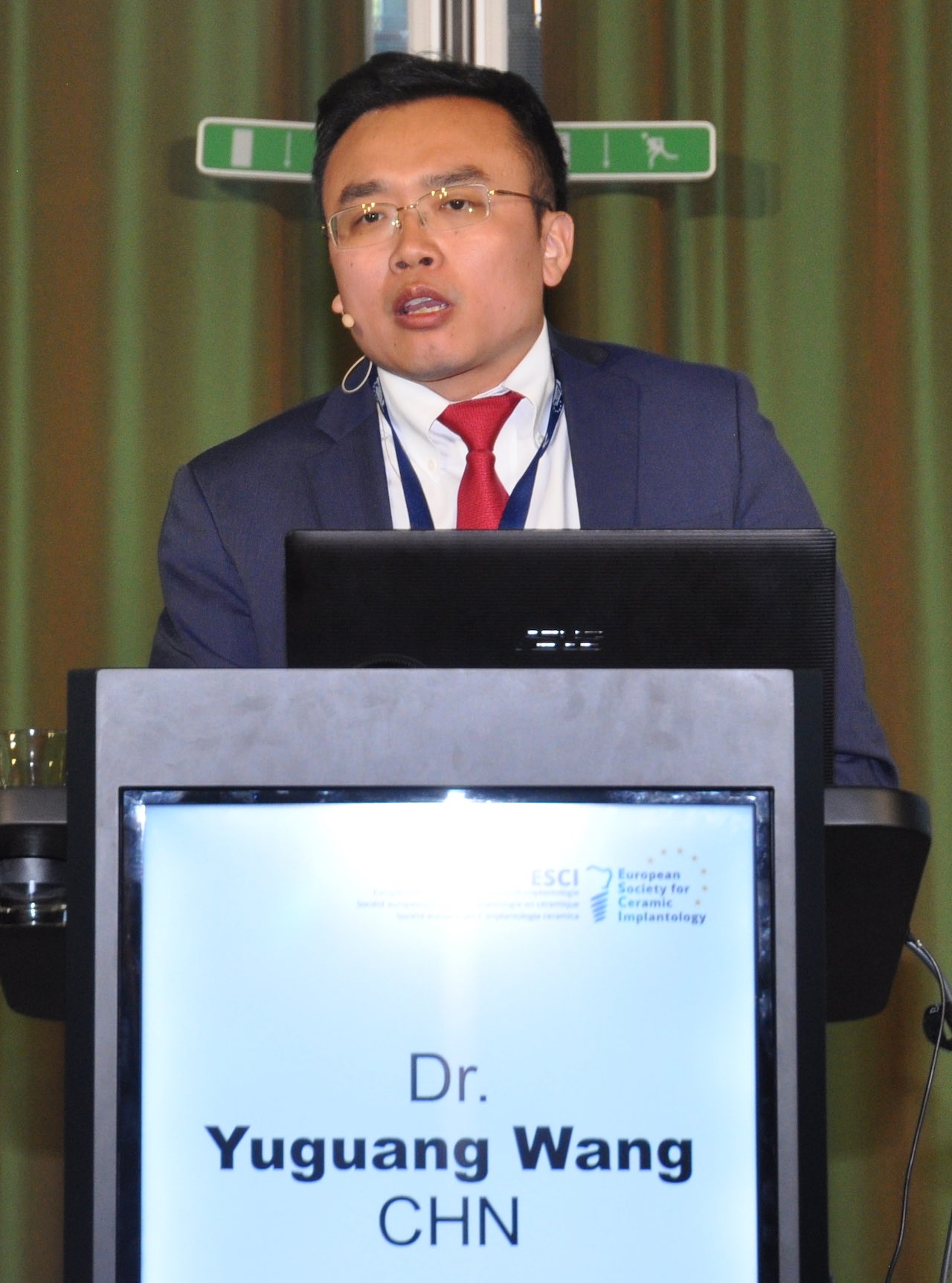 Geteilter Award für „best scientific abstract presentation“ an Dr. Yuguang Wang (China) (Foto: ESCI)