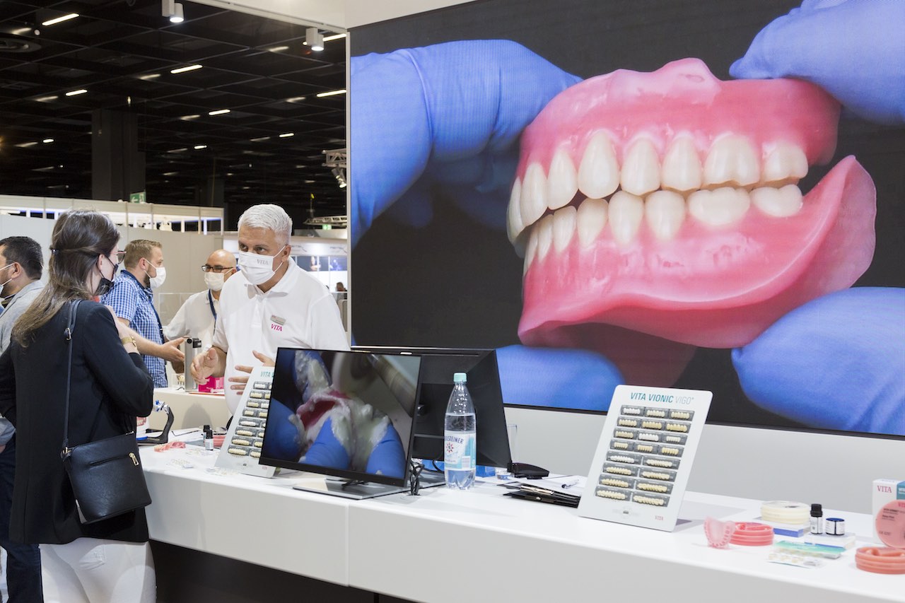 Nirgendwo sonst lässt sich  so viel Zahnheilkunde auf dem Stand der Technik in Augenschein nehmen wie auf der IDS in Köln.