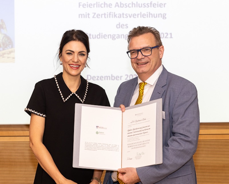Dr. Stefanie Tiede, Absolventin und Präsidentin der LZK Mecklenburg-Vorpommern, und BZÄK-Präsident Prof. Christoph Benz