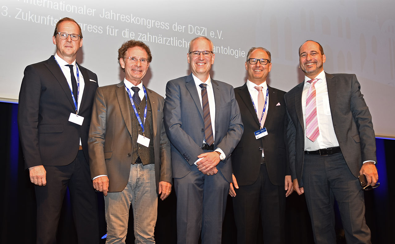 Die Präsidenten der DGI und der DGZI vereint: (von links) Prof. Ralf Smeets, Prof. Kurt Grötz, Dr. Georg Bach, Prof. Daniel Grubeanu und Prof. Bilal Al-Nawas. 