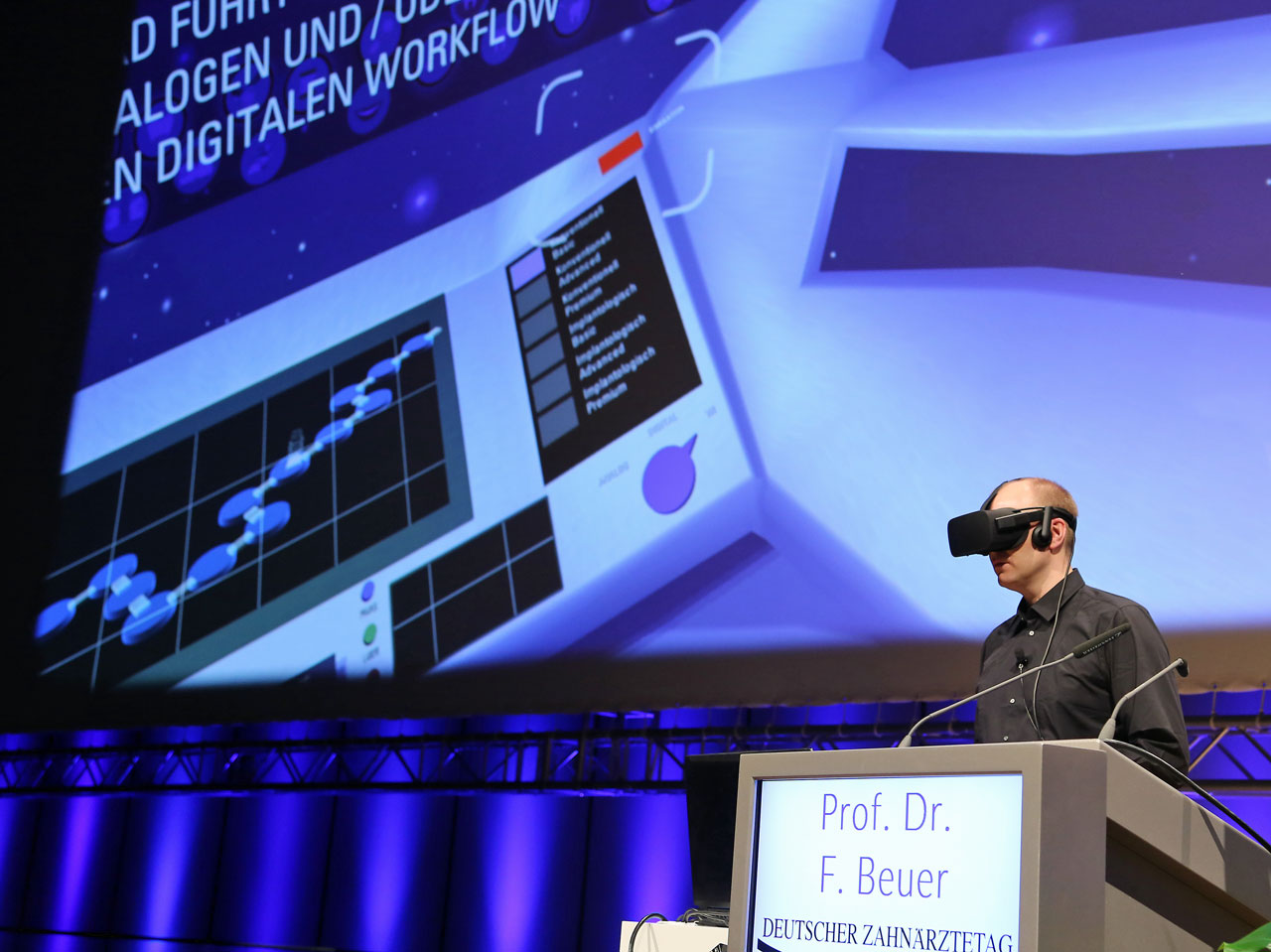 Prof. Florian Beuer präsentierte auf dem Deutschen Zahnärztetag 2016 mit Virtual Reality.