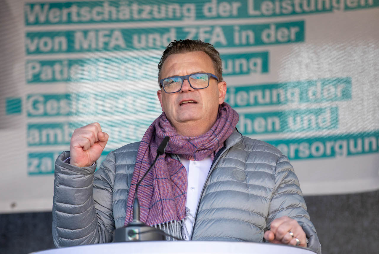 BZÄK-Präsident Prof. Dr. Christoph Benz fand deutliche Worte für die Ignoranz der Politik gegenüber den ZFA und MFA.