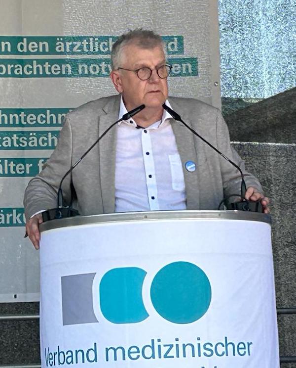 Hans-Joachim Beier, Vorsitzender der Arbeitsgemeinschaft zur Regelung der Arbeitsbedingungen für ZFA (AAZ)