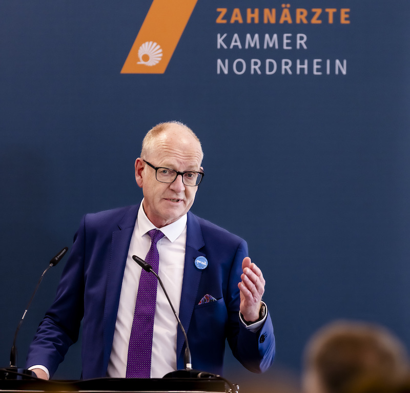 Der KZBV-Vorstandsvorsitzende ZA Martin Hendges machte die Folgen der Sparpolitik deutlich.