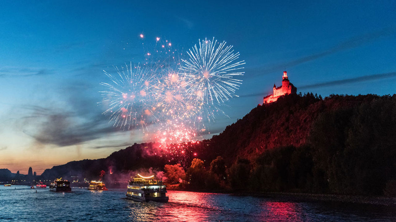 Der Sommer-Kongress des DZOI findet vom 13. bis 15. August 2021 in Koblenz statt. Höhepunkt des Rahmenprogramms ist der Besuchermagnet "Rhein in Flammen", bei dem festlich beleuchtete Schiffe in einem langen Konvoi auf dem Rhein fahren, vorbei an bengalischen Feuern und Feuerwerksspektakeln an den Ufern.
