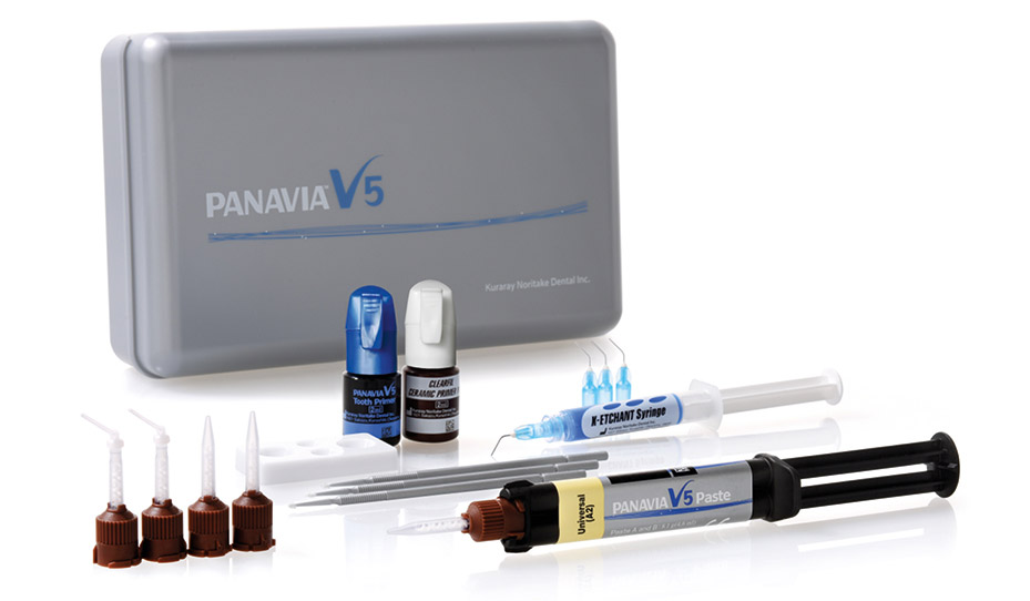 Zum Panavia V5 System gehören unter anderem der Panavia V5 Tooth Primer und Clearfil Ceramic Primer Plus sowie der Befestigungskomposit in fünf Farben mit passenden Try-in-Pasten.