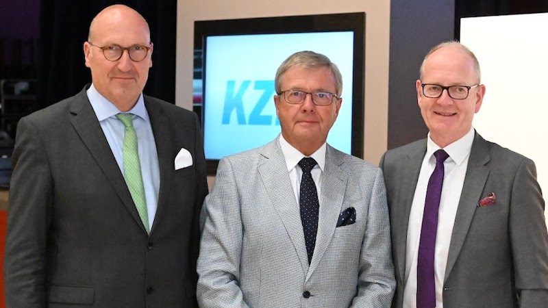 Der KZBV-Vorstand wird Bilanz seiner Amtszeit ziehen: Dr. Karl-Georg Pochhammer, stellv. Vorstandsvorsitzender, Dr. Wolfgang Eßer, Vorstandsvorsitzender, und ZA Martin Hendges, stellv. Vorstandsvorsitzender (von links).