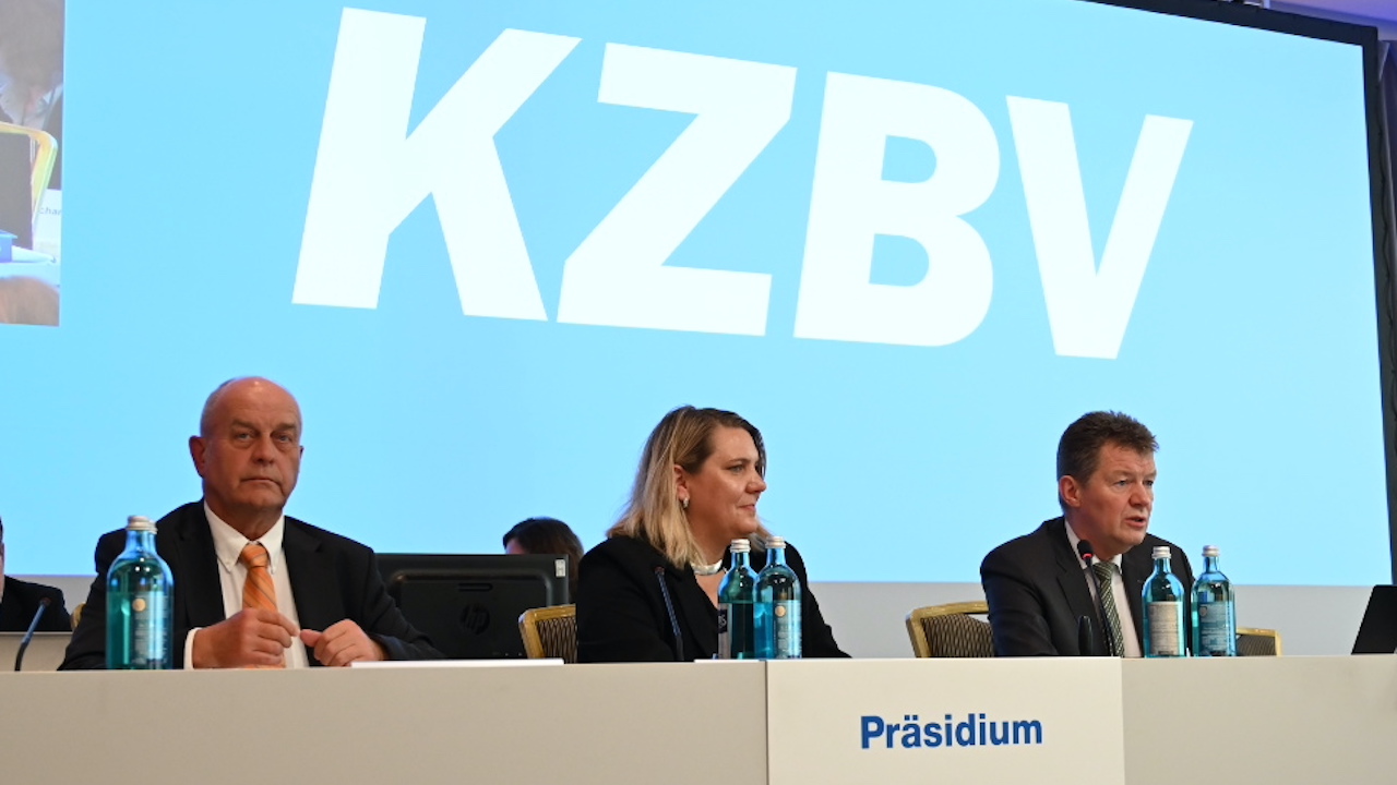 Das neue Präsidium der KZBV-VV (von links): Dr. Jürgen Welsch, Meike Gorski-Goebel und Dr. Holger Seib.